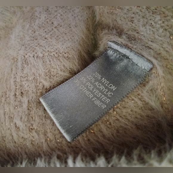 Marled Reunited Large Soft Knit Fluffy Sweater - Picture 5 of 5